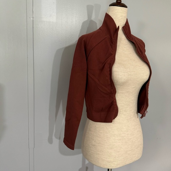 Fabletics Activewear Workout Top Size Small - Picture 4 of 8